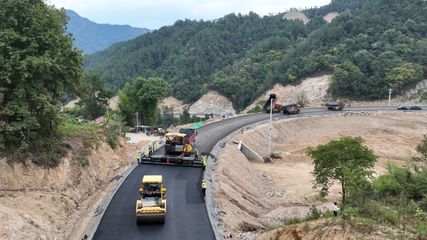 【強(qiáng)縣工程在英山】S219紅花至陶河段公路改建工程加速推進(jìn)中