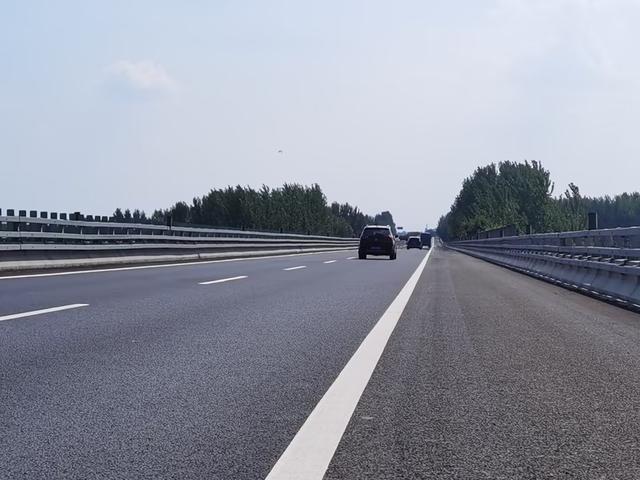 G15沈海高速萊西段路面大中修工程建設(shè)完工